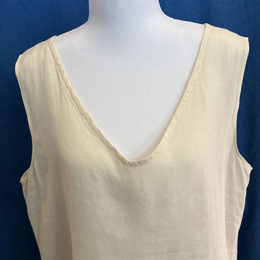CP Shades 💛Pale Yellow💛 V-Cut Tunic. Size M. - Picture 2 of 9